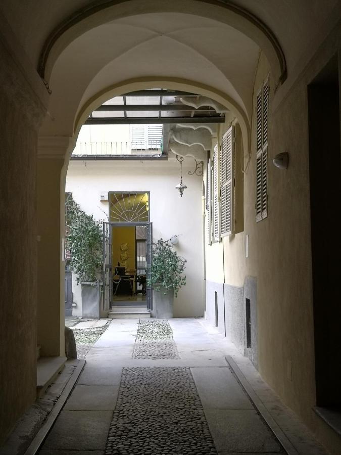 DOMUSCUNEO Barra di Ferro 3 bianco Esterno foto